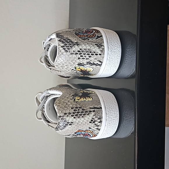 NWOT Johnny Was Butterfly Sneakers - Picture 4 of 5